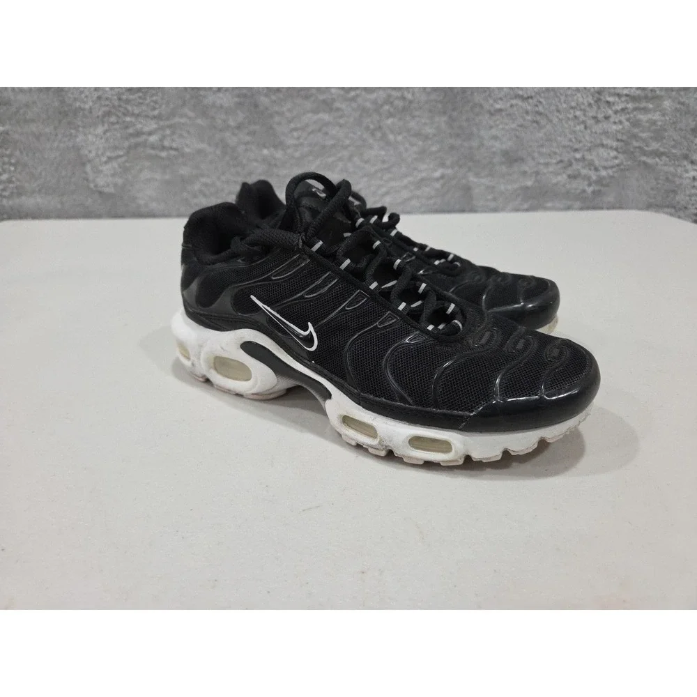 Nike Air Max Plus Black White Women's Size 5.5  DM2362-001